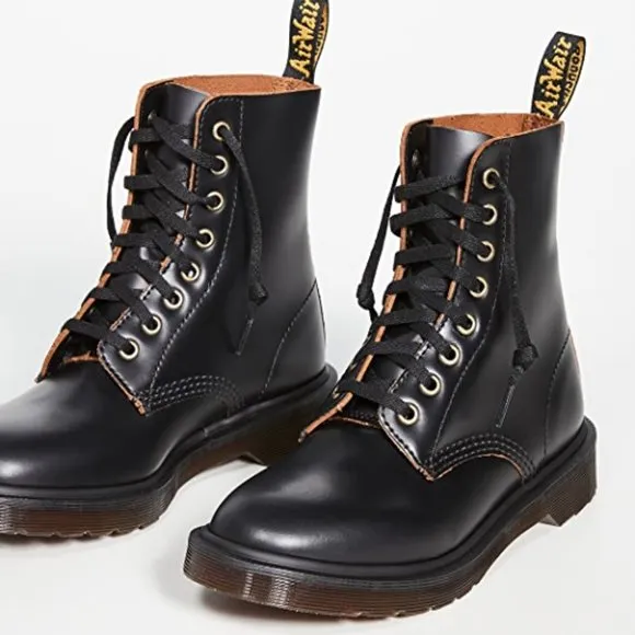 Dr. Martens | 1460 Pascal 8 Eye Boots NEW