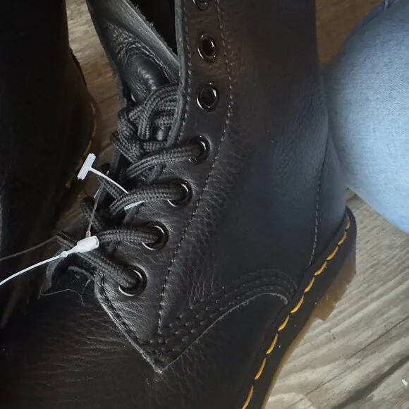 Dr. Martens 1460 Pascal Black Leather Boots Yellow Stitching &amp; AirWair Sole Sz 6