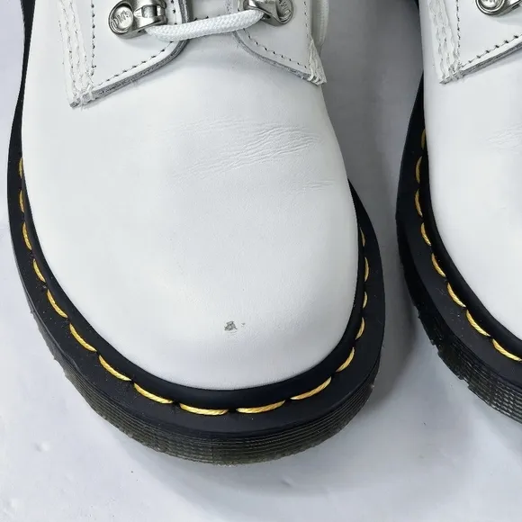 Dr. Martens 1460 Pascal Chain Leather Boots