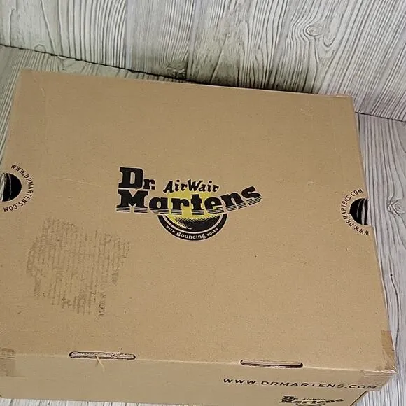 Dr. Martens 1460 Smooth Black Leather Combat Boots Womens Size 10 NEW