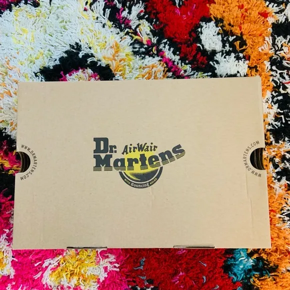 🆕Dr Martens 1460 Smooth Lace-Up Boots Women Size 7 US White NIB🆕