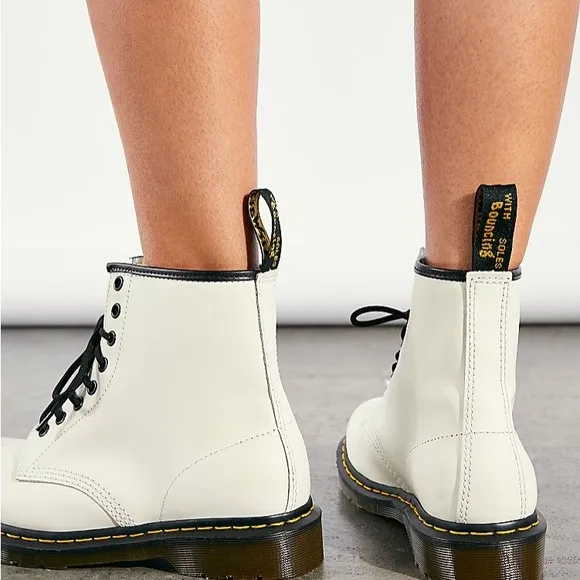 🆕Dr Martens 1460 Smooth Lace-Up Boots Women Size 7 US White NIB🆕