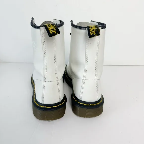 Dr. Martens 1460 WOMEN'S White SMOOTH LEATHER LACE UP BOOTS Sz 7 Unisex Grunge
