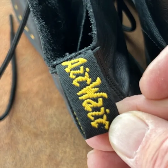Dr. Martens air cushion sole Black Leather Lace up Combat Boots. Size 6