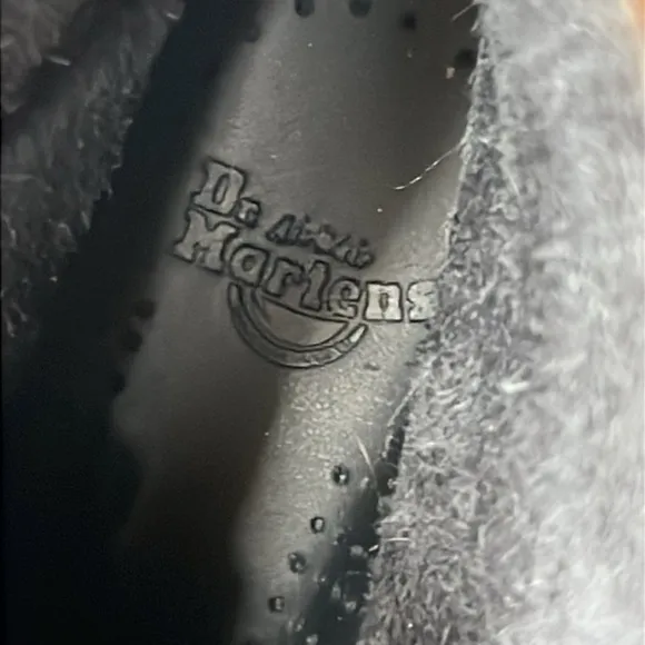 Dr. Martens air cushion sole Black Leather Lace up Combat Boots. Size 6