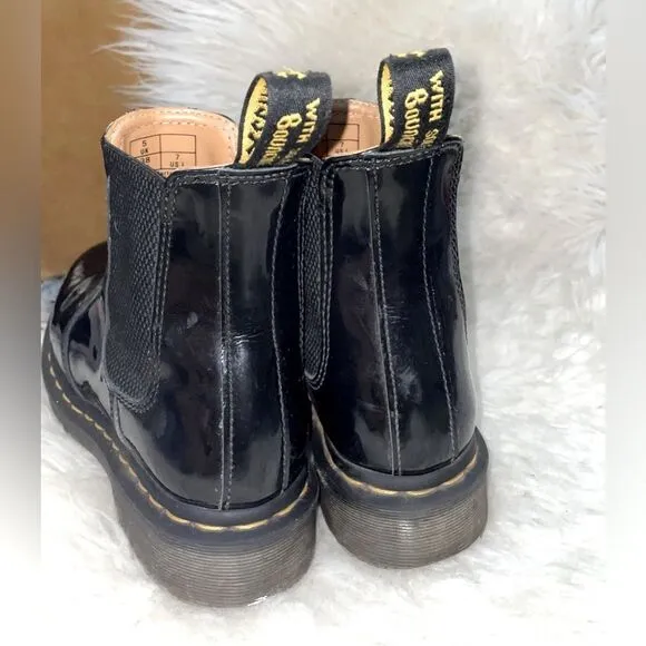 Dr. Martens Black Patent Leather Chelsea Boots 2976 Size 7
