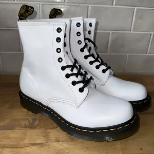 Dr. Martens Boots 1460 Women's Original Smooth Leather Lace Up- White size 9
