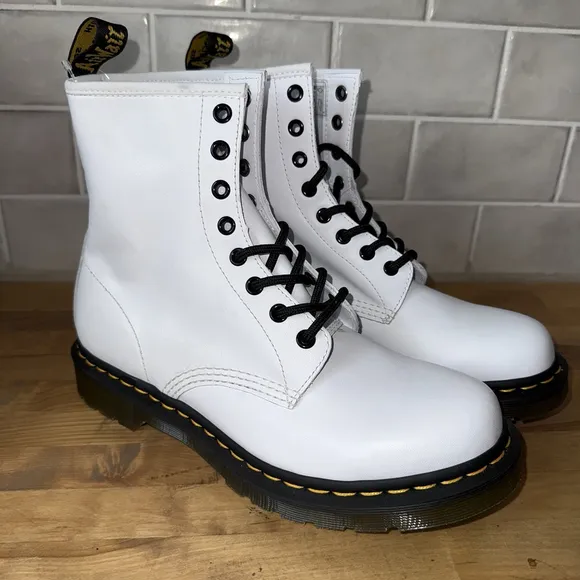 Dr. Martens Boots 1460 Women's Original Smooth Leather Lace Up- White size 9