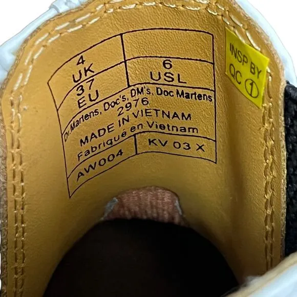 Dr. Martens Slip On Chelsea Boots Sz 6 White Round Toe Leather Upper 2976