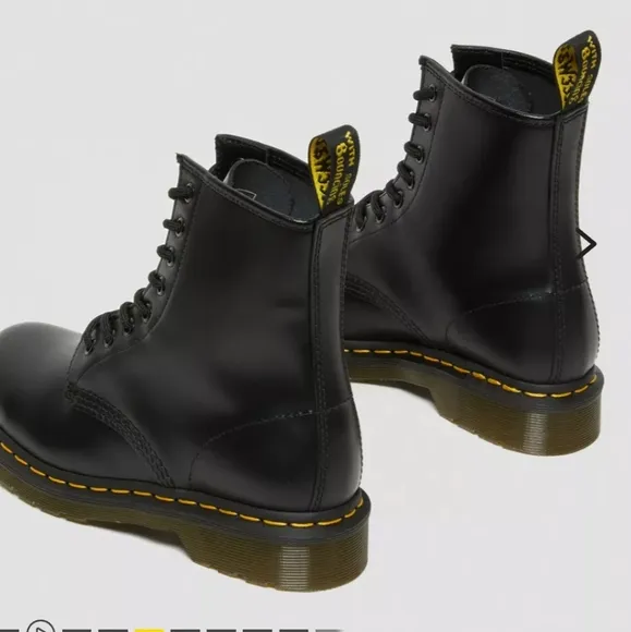 Dr Martens Smooth Leather Combat Boots Air Wazir black Size 6 nwt in box