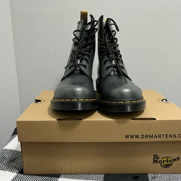 Dr Martens VEGAN 1460 METALLIC EMBOSS LACE UP BOOTS - NO BOX