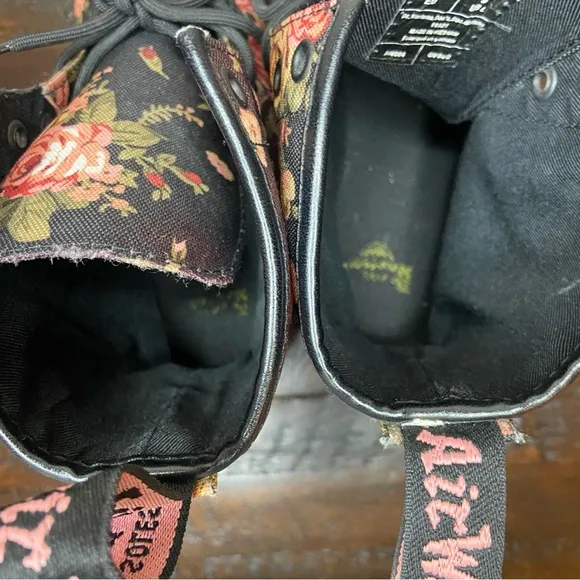 Dr. Martens Victorian Flowers Floral Canvas Boots Docs 11821 Black Pink Size 9