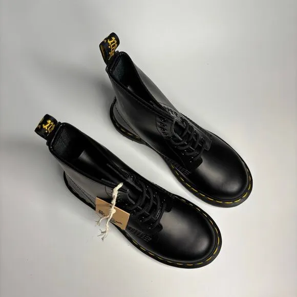 Dr Martens Women’s 1460 Smooth Leather Lace Up Boots in Black
