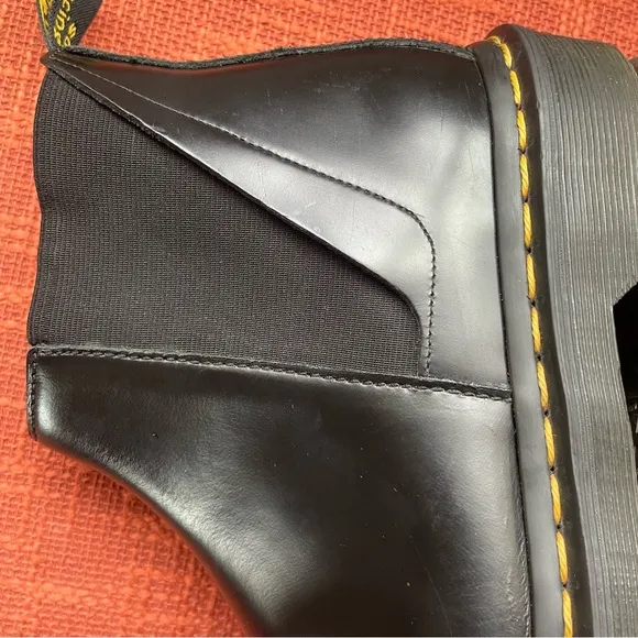 Dr. Martens Womens Bianca Smooth Chelsea Boot In Black Size 7 EUC