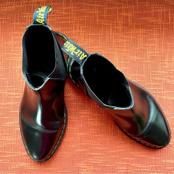 Dr. Martens Womens Bianca Smooth Chelsea Boot In Black Size 7 EUC