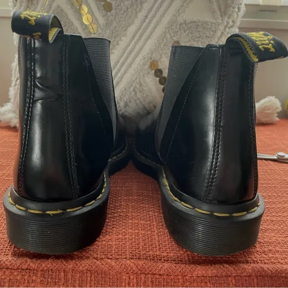 Dr. Martens Womens Bianca Smooth Chelsea Boot In Black Size 7 EUC