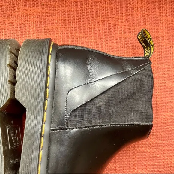 Dr. Martens Womens Bianca Smooth Chelsea Boot In Black Size 7 EUC