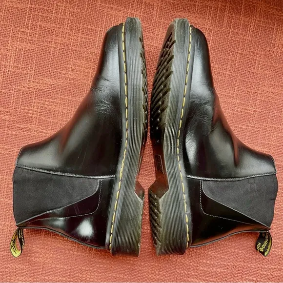 Dr. Martens Womens Bianca Smooth Chelsea Boot In Black Size 7 EUC