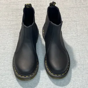 DR. MARTENS Womens Dorrian Boot Flat Chelsea Black Leather Sz US 5
