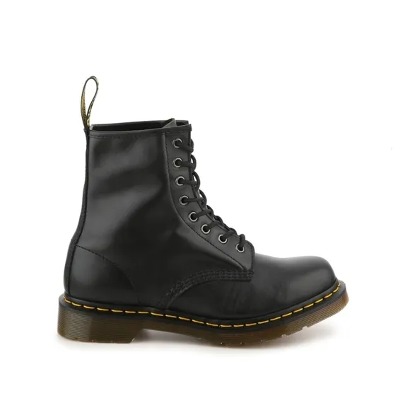 DR. MARTENS Doc's BOOTS Color Black Leather Unisex Size 7 Women's &amp; 6 Me…