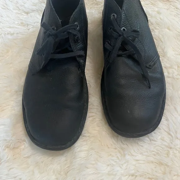 Dr.Martens Sussex bear track slip resistant chukka boots