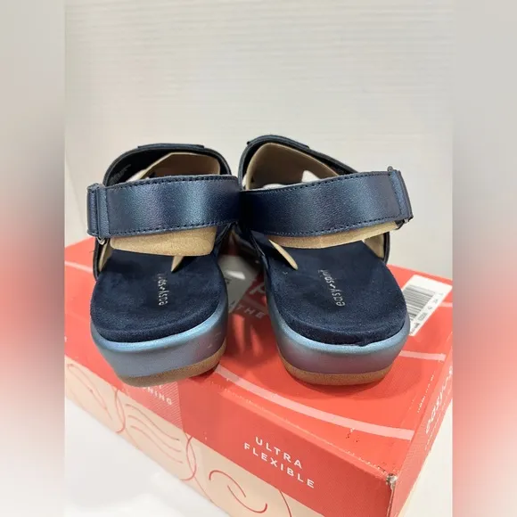 Easy Spirit Womens Hazel Wedge Sandals. Size 7M. Color: Dark Blue