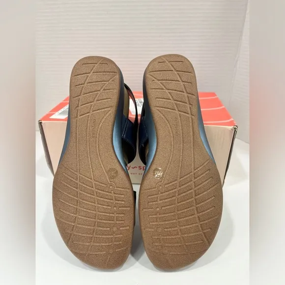 Easy Spirit Womens Hazel Wedge Sandals. Size 7M. Color: Dark Blue