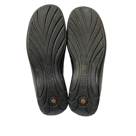 Ecco Womans Leather Slip On Loafers Shoes Size 40