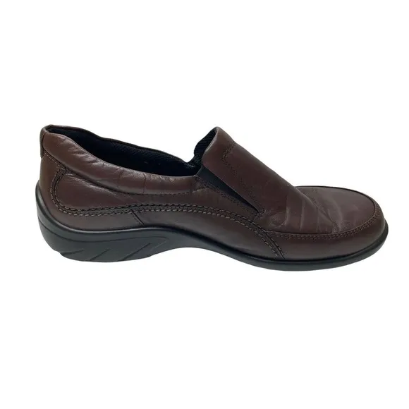 Ecco Womans Leather Slip On Loafers Shoes Size 40