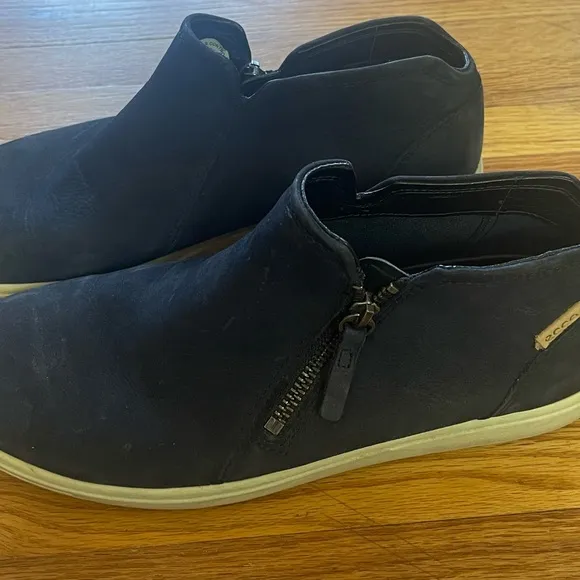 Ecco Women’s Navy Size 9 Shoes
