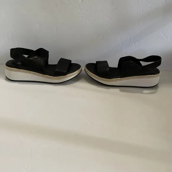 Eileen Fisher Black Sandals Shoes 7.5 New NWT Slip On Comfortable Versatile HTF