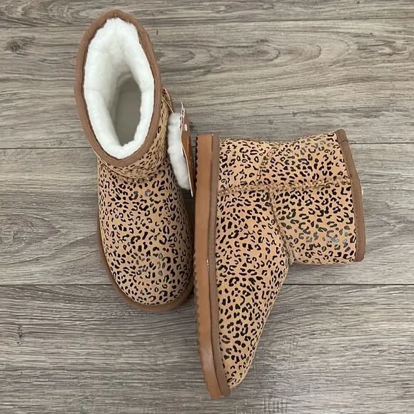Emu Ridge Australia water resistant Australian sheep animal print boots sz 8 NWT