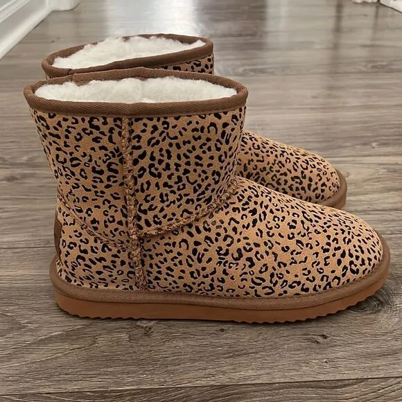 Emu Ridge Australia water resistant Australian sheep animal print boots sz 8 NWT