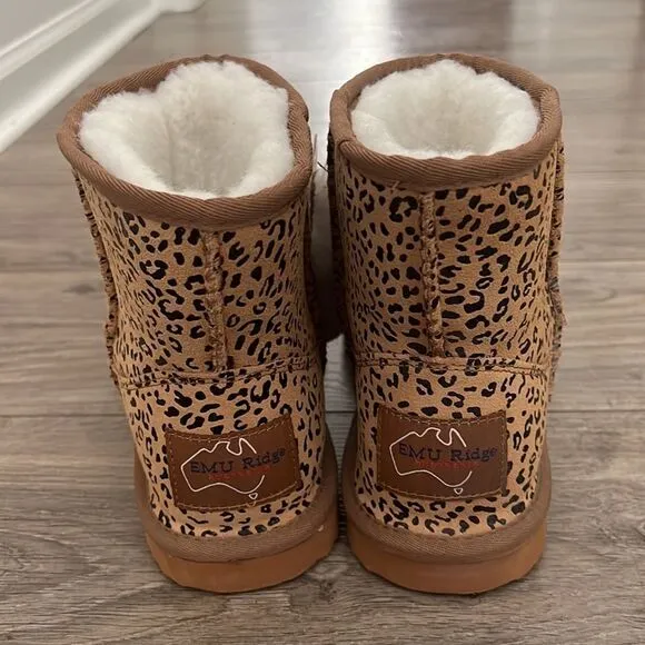 Emu Ridge Australia water resistant Australian sheep animal print boots sz 8 NWT
