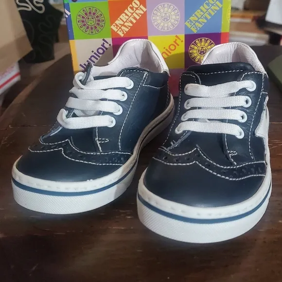 Enrico Fantini Junior Sneakers, Size 25, NIB