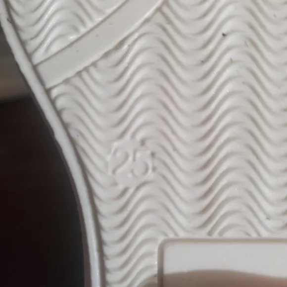 Enrico Fantini Junior Sneakers, Size 25, NIB