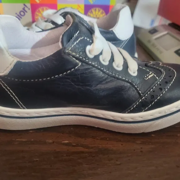 Enrico Fantini Junior Sneakers, Size 25, NIB