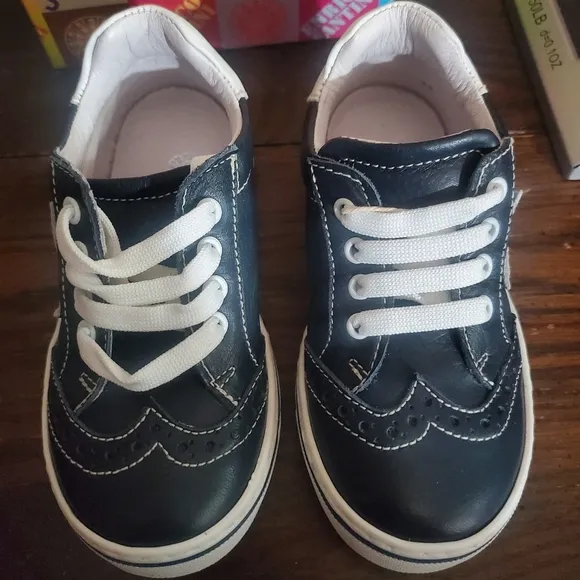 Enrico Fantini Junior Sneakers, Size 25, NIB