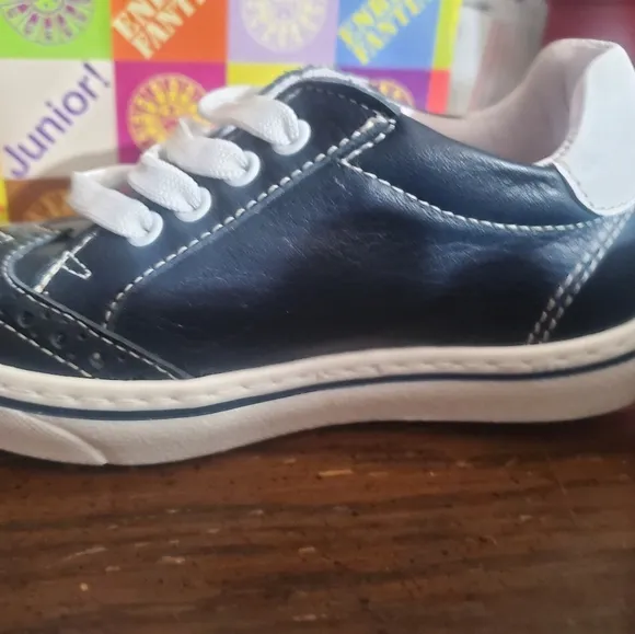 Enrico Fantini Junior Sneakers, Size 25, NIB