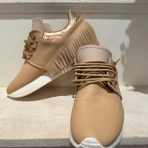 Esseutesse  Camel Fringe Sneakers Size 39 NWOB. Made in Italy.