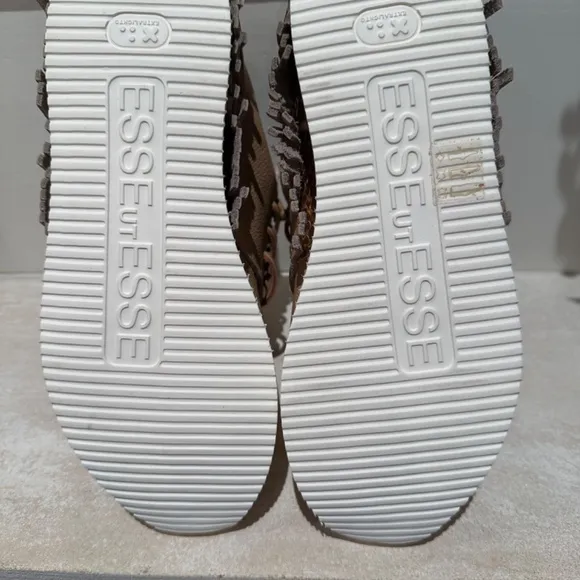 Esseutesse  Camel Fringe Sneakers Size 39 NWOB. Made in Italy.