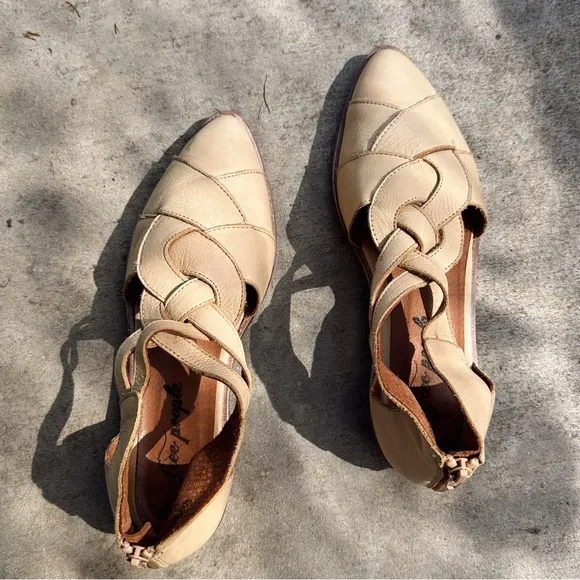 EUC FREE PEOPLE sandals