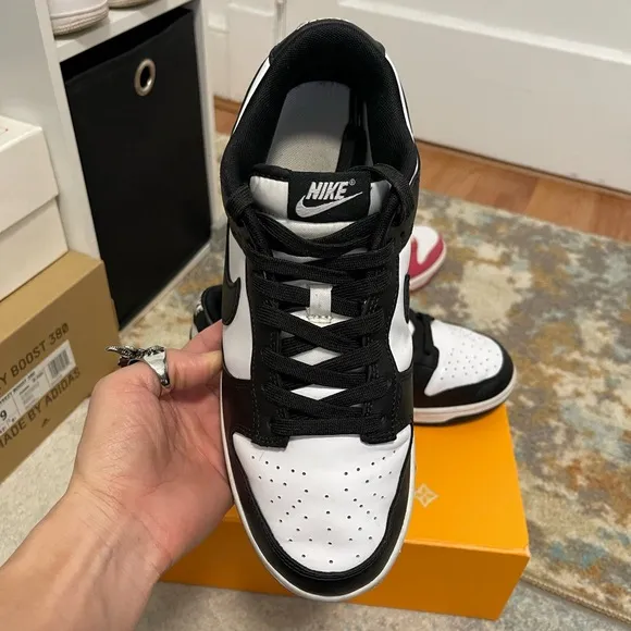 EUC Men’s Size 9.5 (Euro Sz 43) Nike Dunk Low Retro Panda Sneakers Black &amp; White