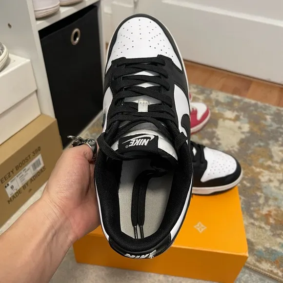EUC Men’s Size 9.5 (Euro Sz 43) Nike Dunk Low Retro Panda Sneakers Black &amp; White