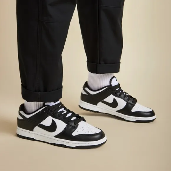 EUC Men’s Size 9.5 (Euro Sz 43) Nike Dunk Low Retro Panda Sneakers Black &amp; White