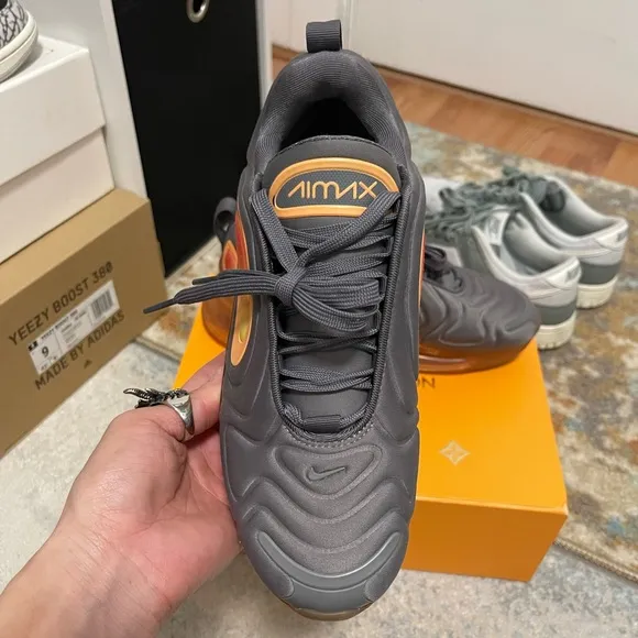 EUC Youth Size 6Y (Euro Sz 38.5) Nike Air Max 720 GS Sneakers Black Fuel Orange