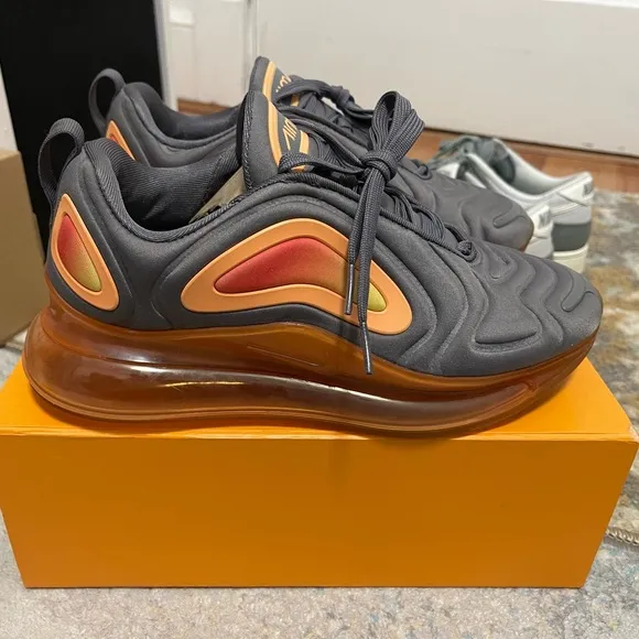 EUC Youth Size 6Y (Euro Sz 38.5) Nike Air Max 720 GS Sneakers Black Fuel Orange