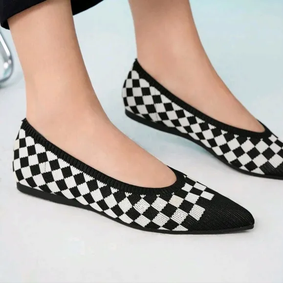 Fashionable Plaid Flat Shoes For Women