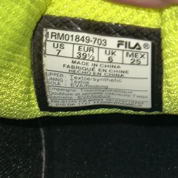 Fila Mens Yellow/Black Memory Foam Tennis/Pickleball Racquetball Sneakers S7 NWT