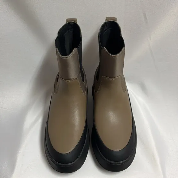 FitFlop F-Mode Water-Resistant Flatform Chelsea Boots Minky Gray Size 8 NWT
